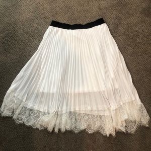 Leith light gray lace skirt with lining